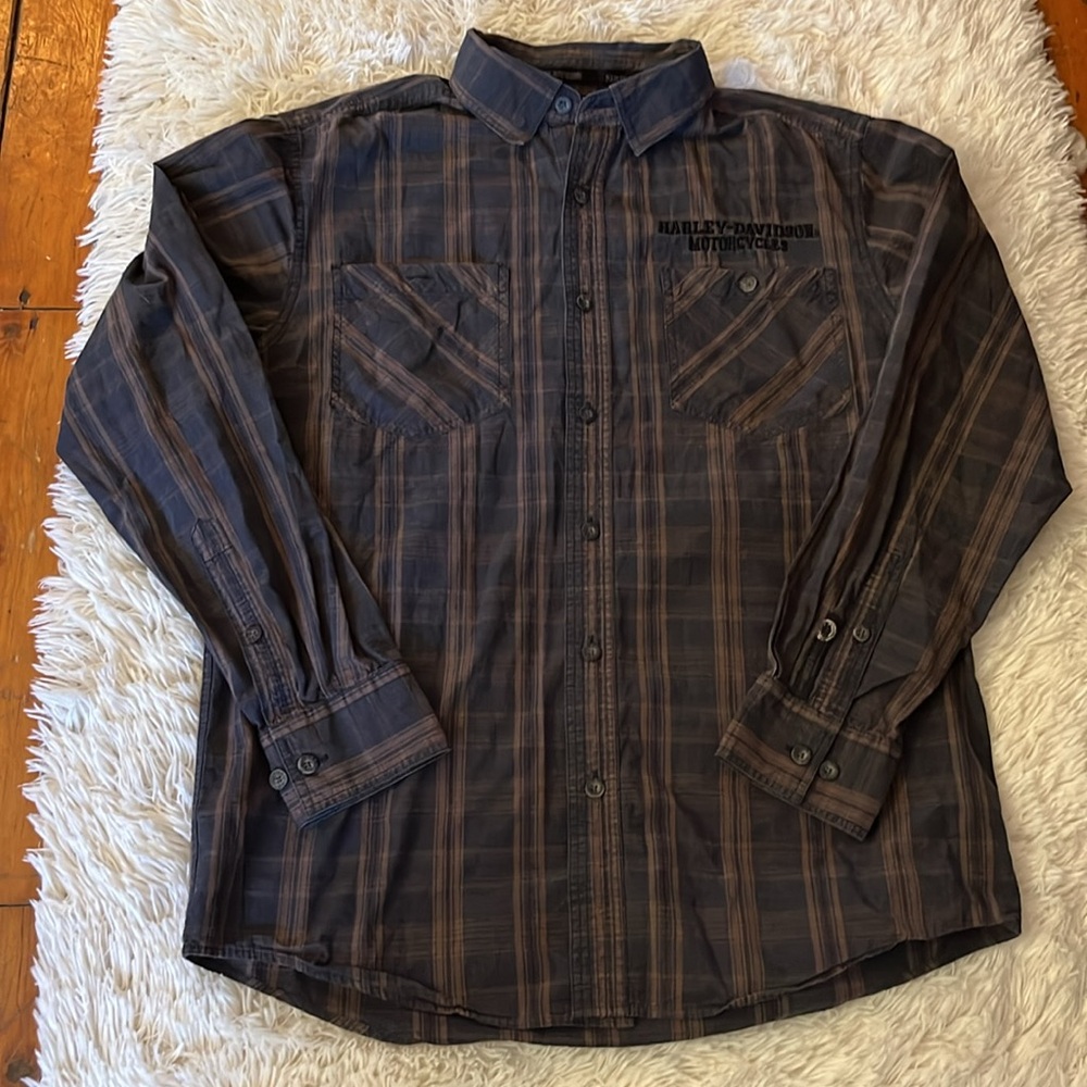 Shirt - Picture 2 of 3